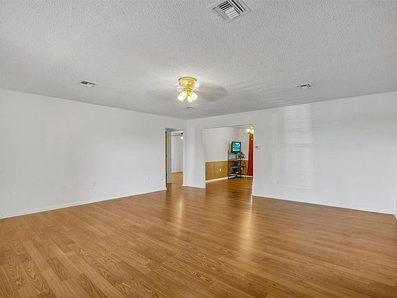5th image of 1660 Parks Lake Rd