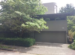 626 Randolph Pl, Seattle, WA 98122