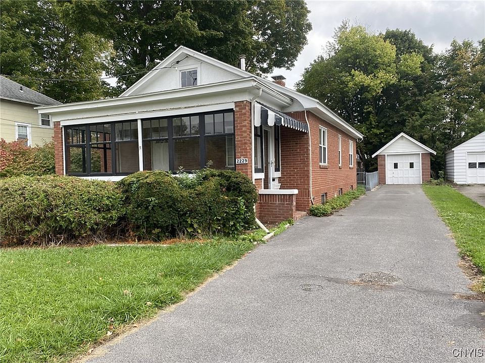 1st image of 2229 Valley Dr