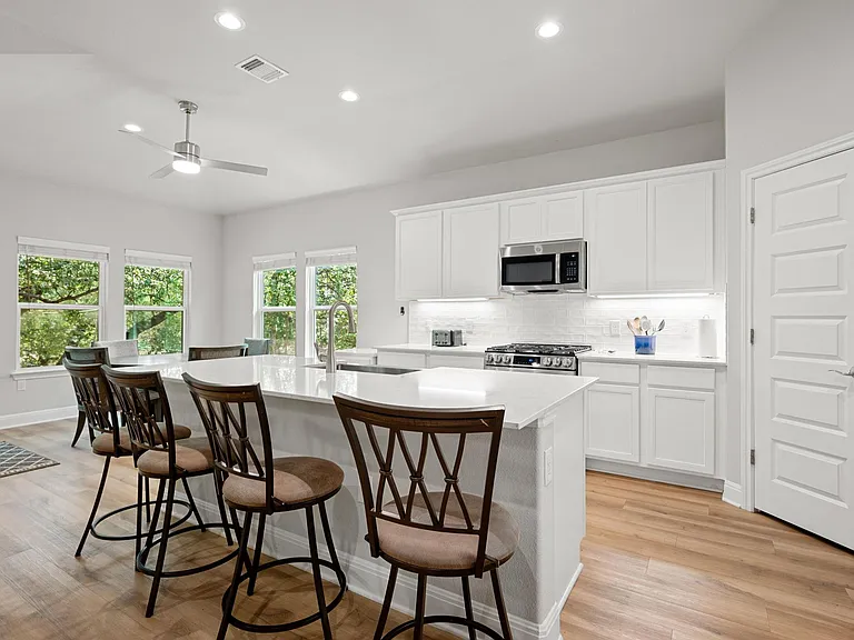 2503 Wilson Ave — Photo 4