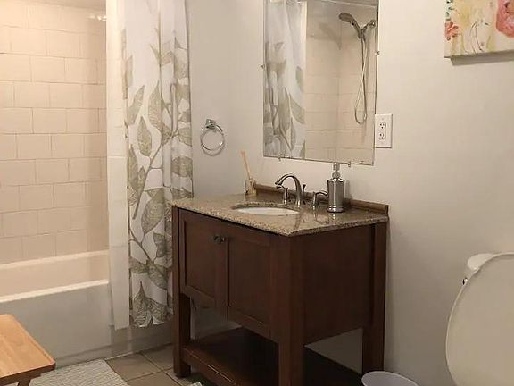 3rd image of 32 Jewett Ave #1C
