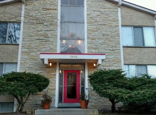 1302 N Astor St, Milwaukee, WI 53202