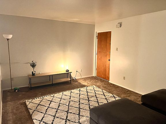 4th image of 152 Oakville Dr #1A