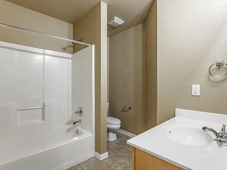 56 S Woodsprings Dr — Photo 12