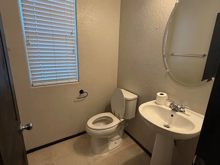 16576 W Jenan Dr — Photo 8
