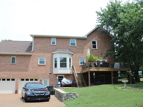 3rd image of 108 Pembroke Dr