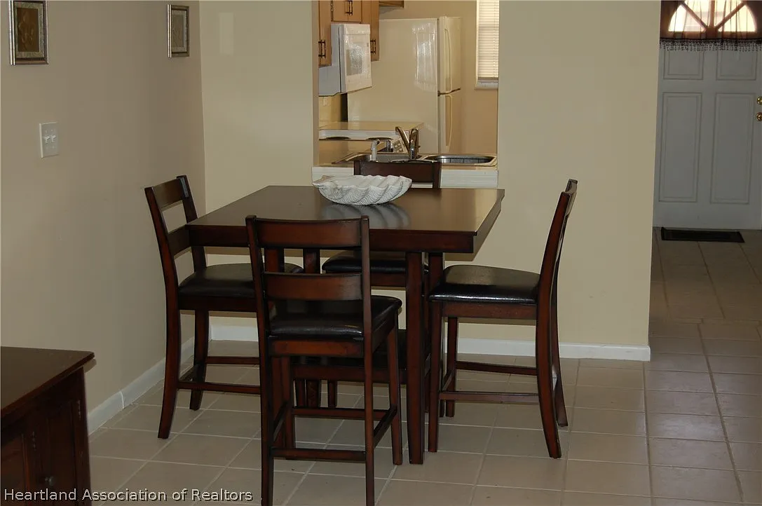 1 bed, 1.0 bath, 575 sqft, $1,000 — Photo 2