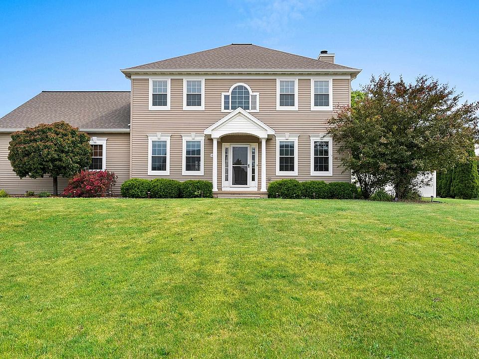 1st image of 821 McCastlen St