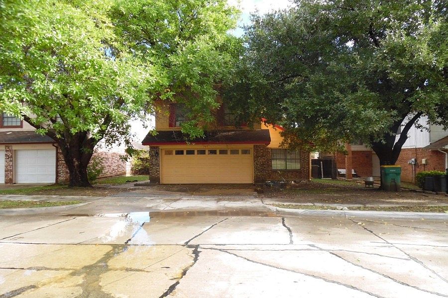1st image of 907 Ramblewood Dr