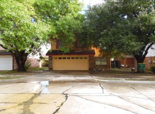 907 Ramblewood Dr, Lewisville, TX 75067