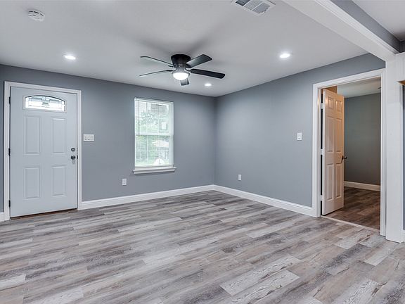 4th image of 5006 Bartlett Ave