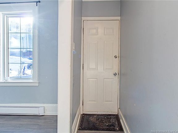 4th image of 228 Watson St #226