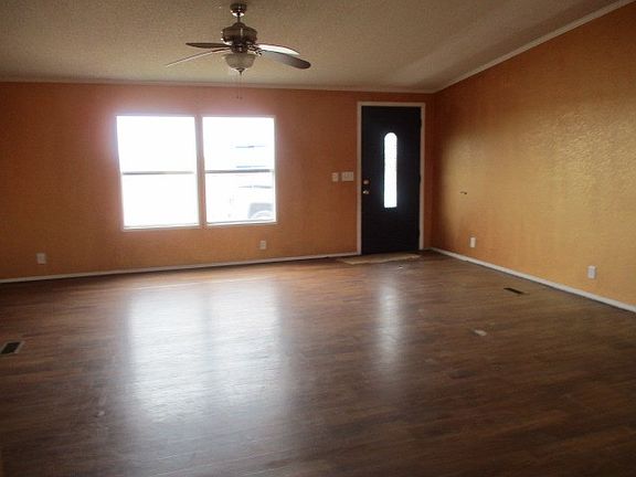 4th image of 518 N Sage St