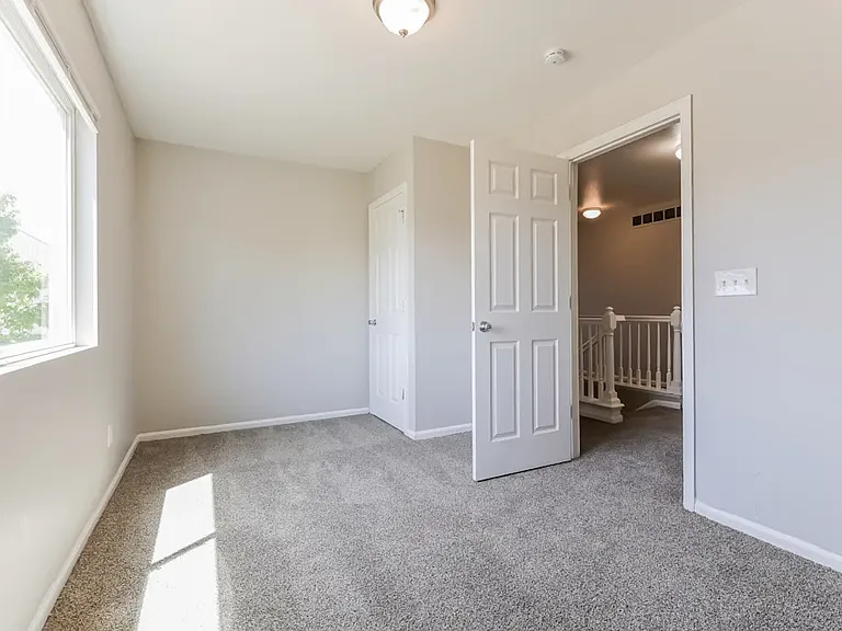 18258 E 45th Pl — Photo 3