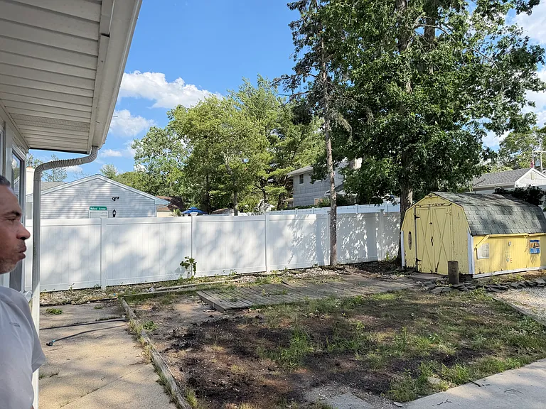 711 Linden Ave — Photo 8