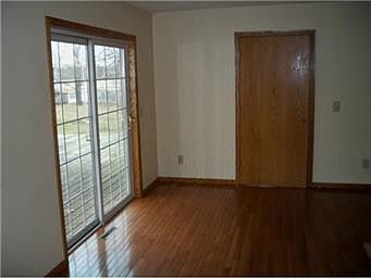 5th image of 13683 Xavis Street Nw