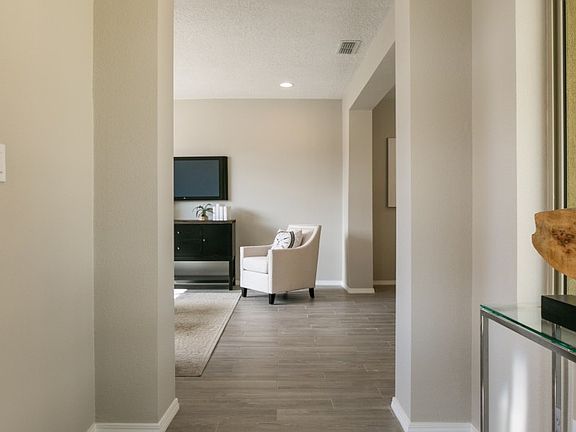 4th image of 6310 Vista Del Bosque Dr NW