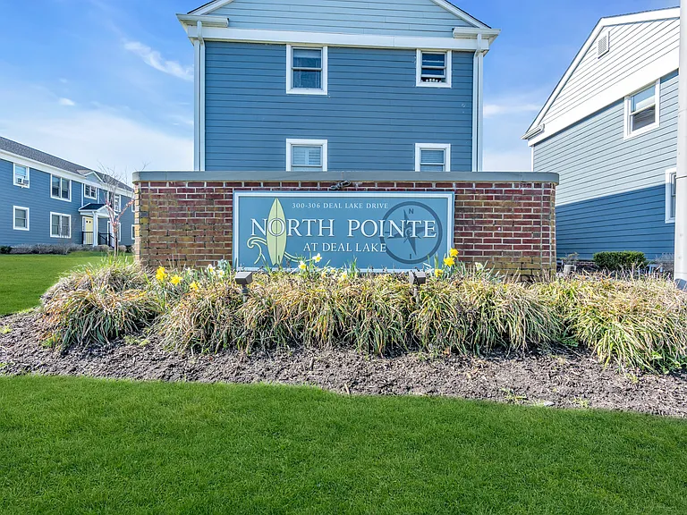 304 Deal Lake Dr #35 — Photo 1