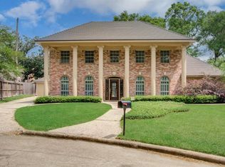 11022 Riverview Dr, Houston, TX 77042