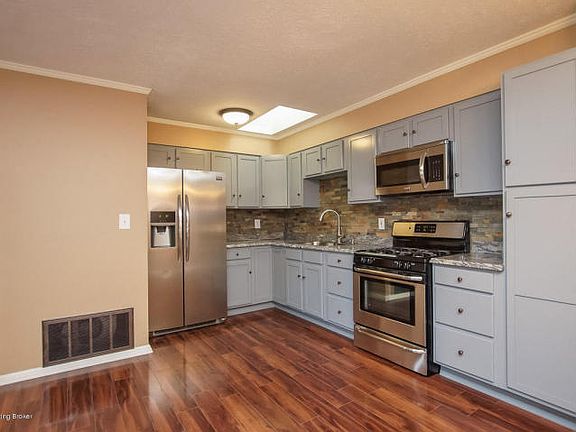 5th image of 11802 Pierce Way