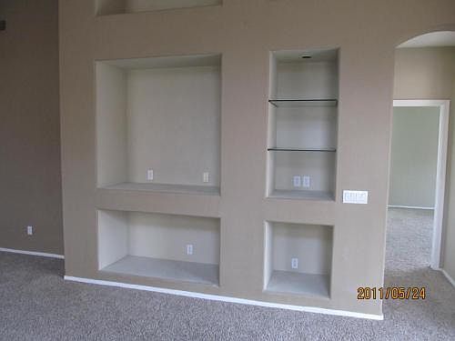 3rd image of 1410 W Armstrong Way