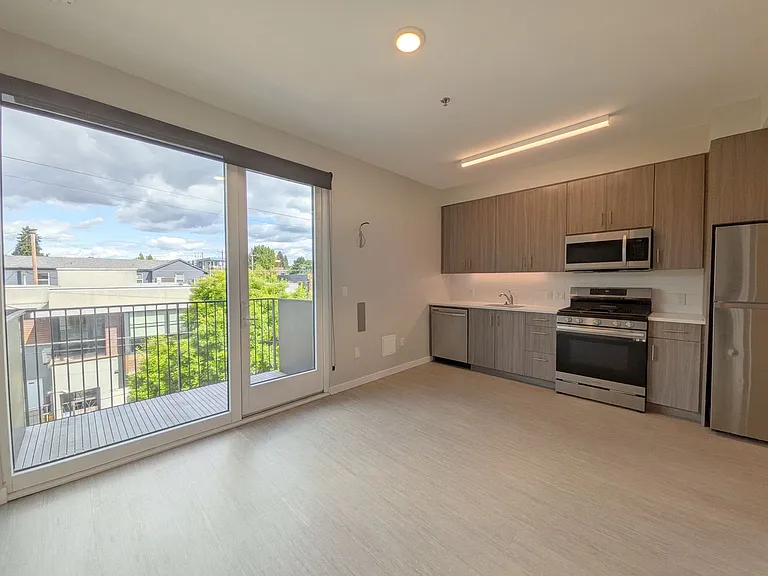 Division 31 Apartments — Photo 16