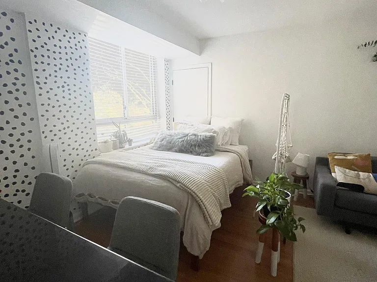 355 I St SW #203 — Photo 5