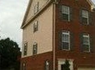 2952 Huntington Grove Sq, Alexandria, VA 22306