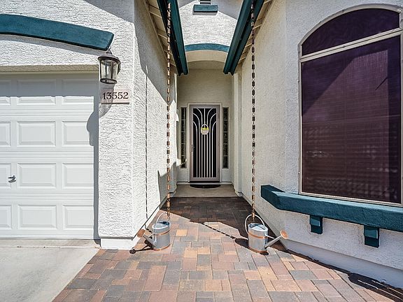 WALK WAY IN BRICK PAVERS