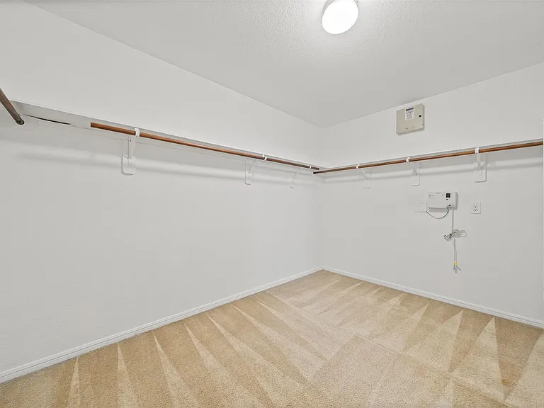19603 Blue Pine Cir — Photo 27