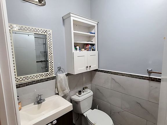 4th image of 140 Logan Ave #1