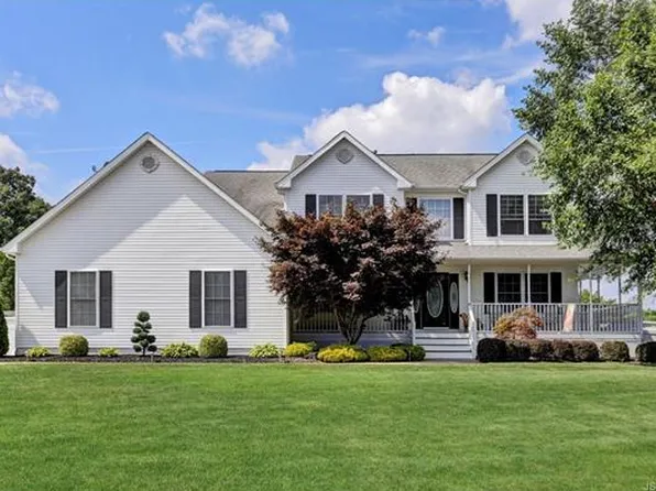 8 Renee Ct, Forked River, NJ 08731