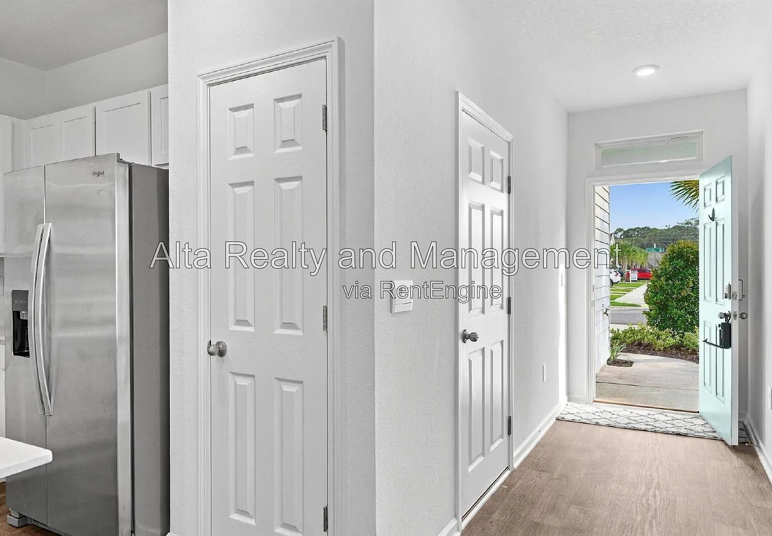 3 bed, 2.5 bath, 1395 sqft, $1,800 — Photo 3
