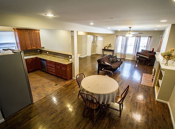 4th image of 7716 S Oglesby Ave