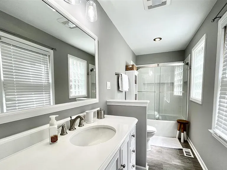 1 Quincy Pl — Photo 11
