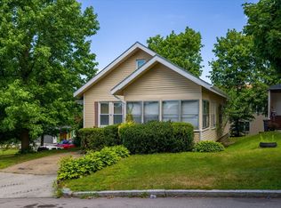 29 Bedford Ave, Worcester, MA 01604