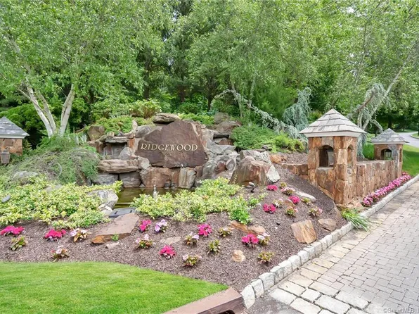 11 Fairview Lane #208, Middlebury, CT 06762