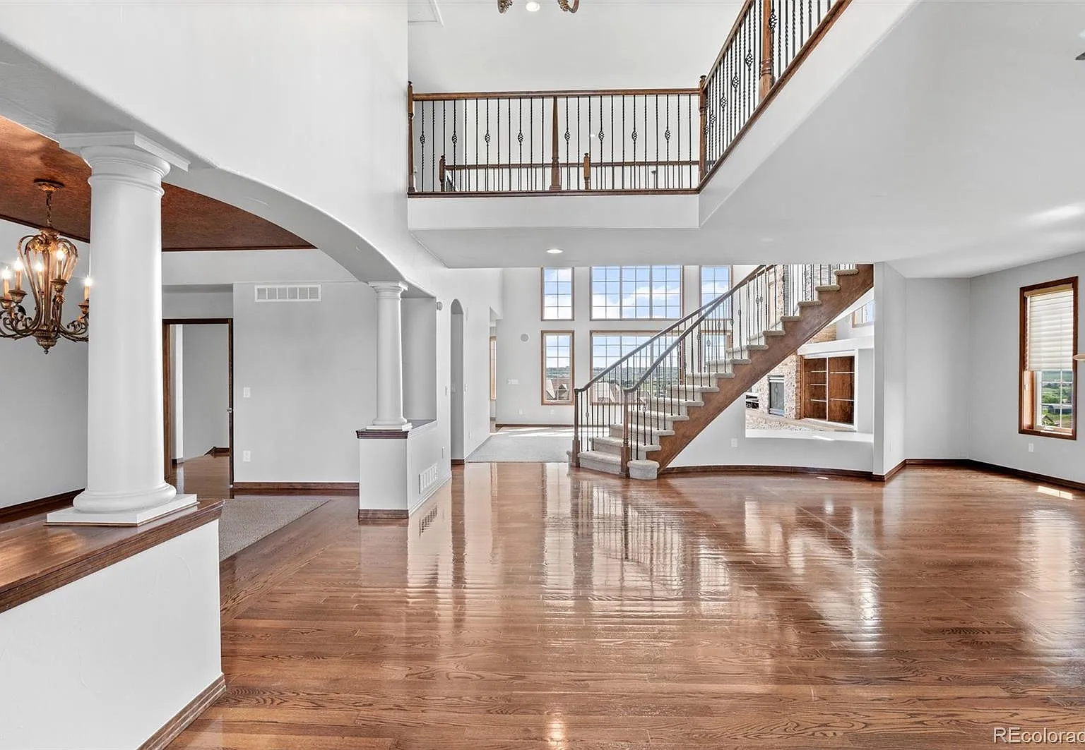 5 bed, 6.5 bath, 7405 sqft, $6,500 — Photo 2