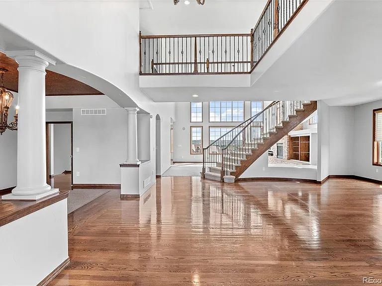 19341 E Davies Pl — Photo 2