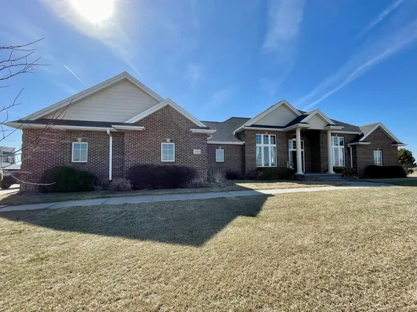 4720 Summit Rd, Kearney, NE 68845