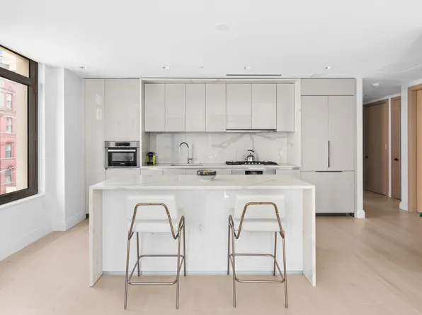 212 West 95th Street image 4 of 12