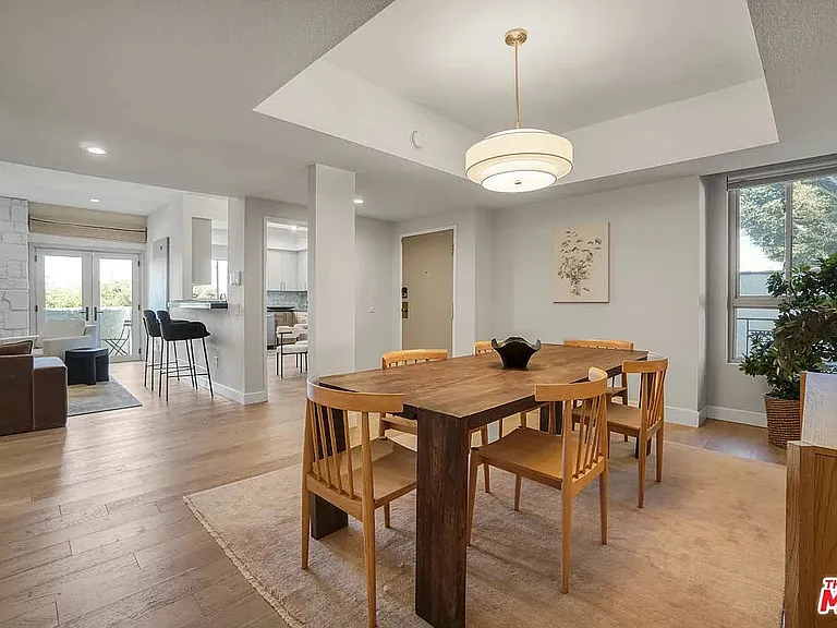 166 S Hayworth Ave #201 — Photo 14