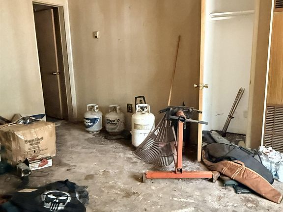 4th image of 2025 S Spruce St