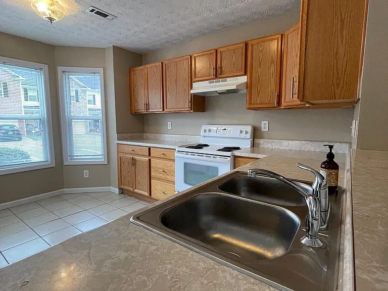 2962 Stonecrest Ln — Photo 17