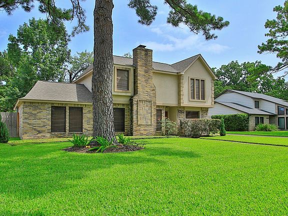 3rd image of 10302 Great Plains Ln