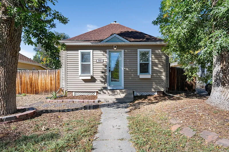 752 8th Ave