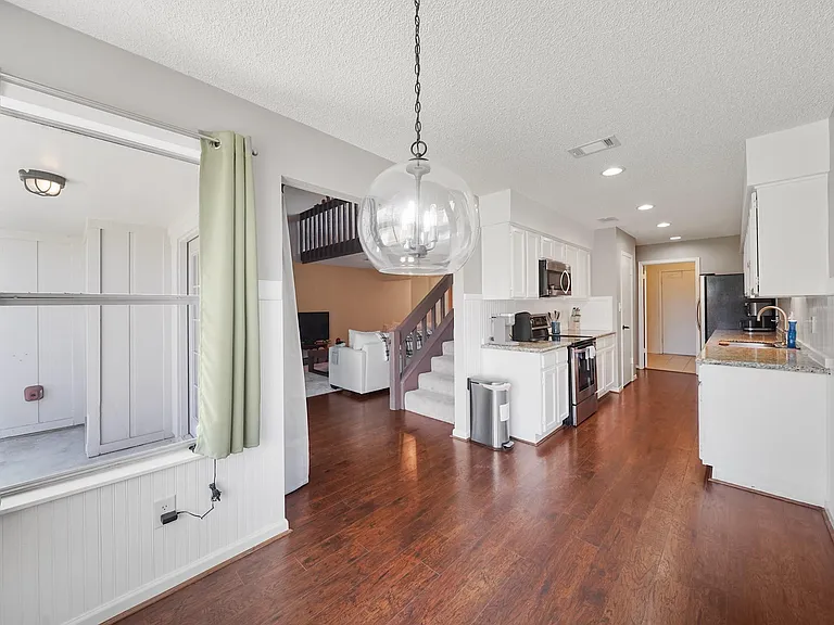 2239 Highland Hills Dr — Photo 14