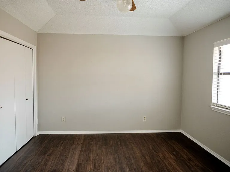 5110 San Antonio Ave — Photo 8