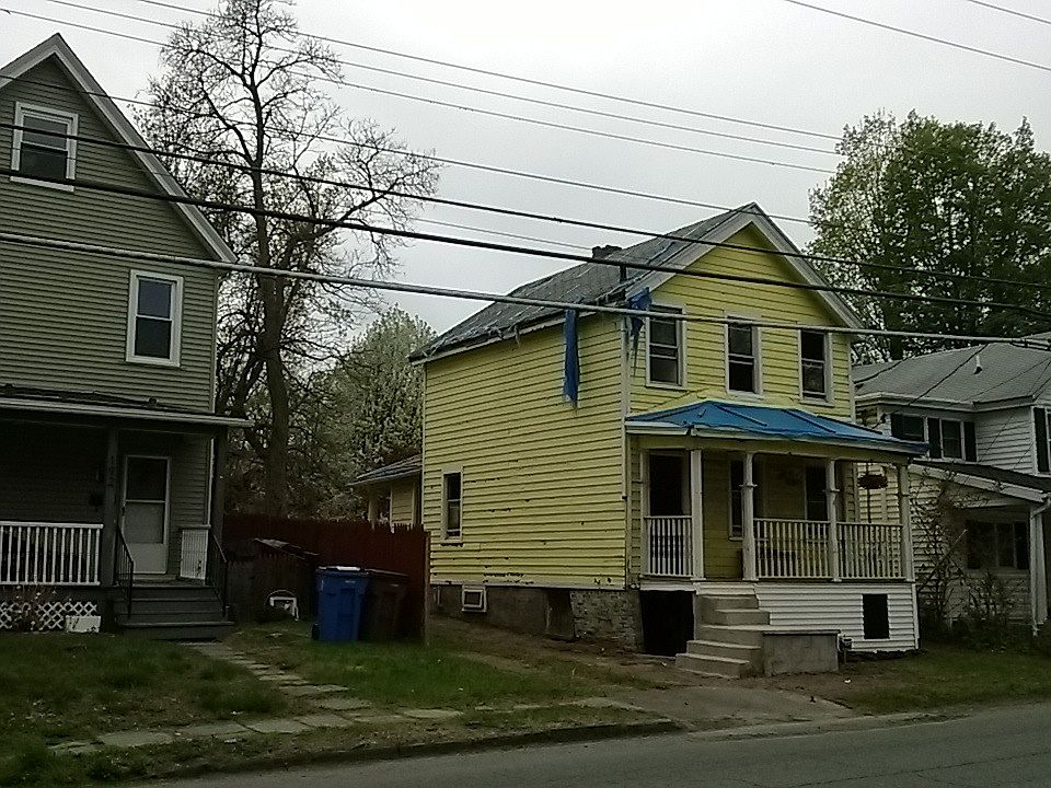 The yellow house
