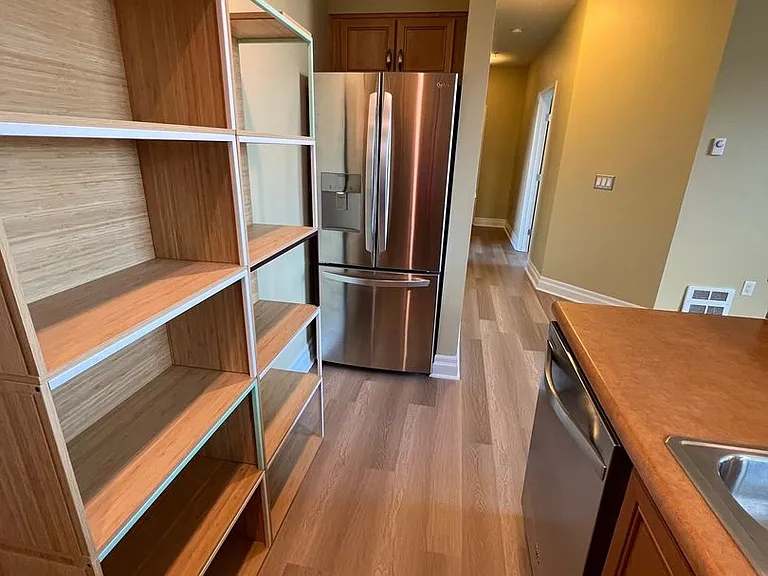 910 Harris Ave #201 — Photo 4